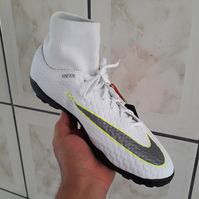 nike hypervenom 38