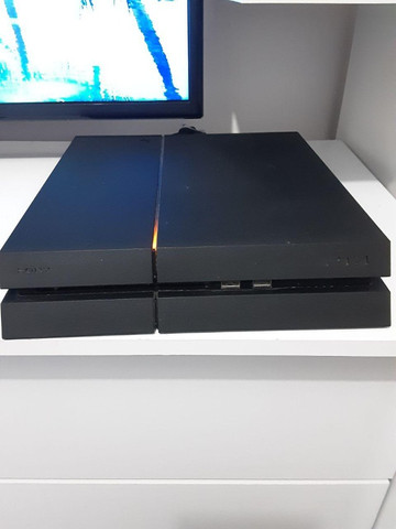 Playstation 4 + 2 controles + 4 jogos - Foto 3