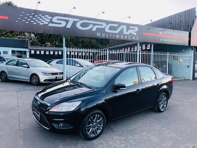 Ford focus sedan guia tooop de linha