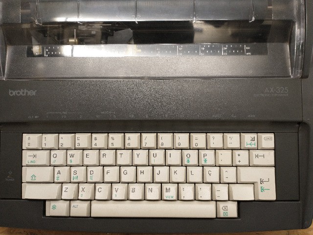 Máquina de escrever Brother AX325 - Foto 2