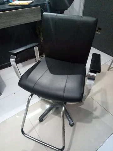 Vendo cadeira de barbeiro reclinável em perfeito estado - Outros itens para  comércio e escritório - Milionários (Barreiro), Belo Horizonte 1255713650