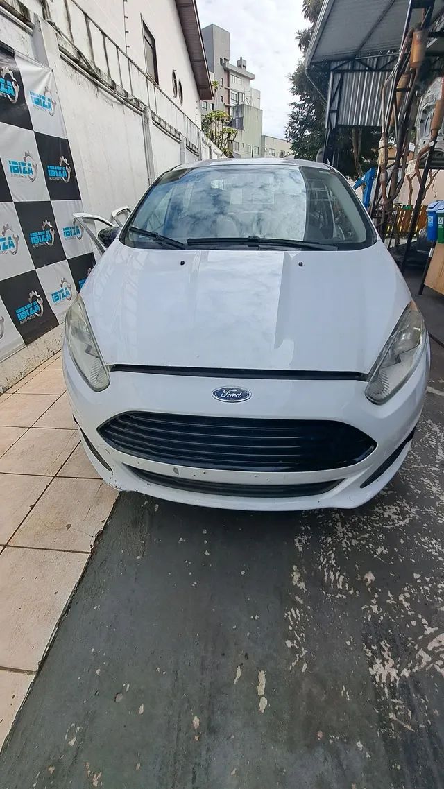 Sucata peças New Fiesta sedan 2014 2015 2016 2017 parachoque radiador farol capo portas