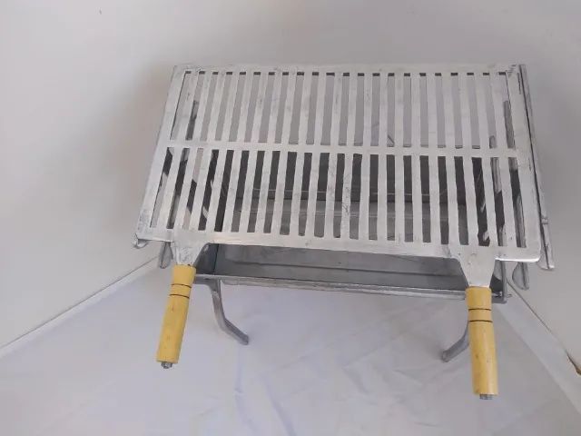 Churrasqueira de Alumínio Fundido Desmontável - Foto 2