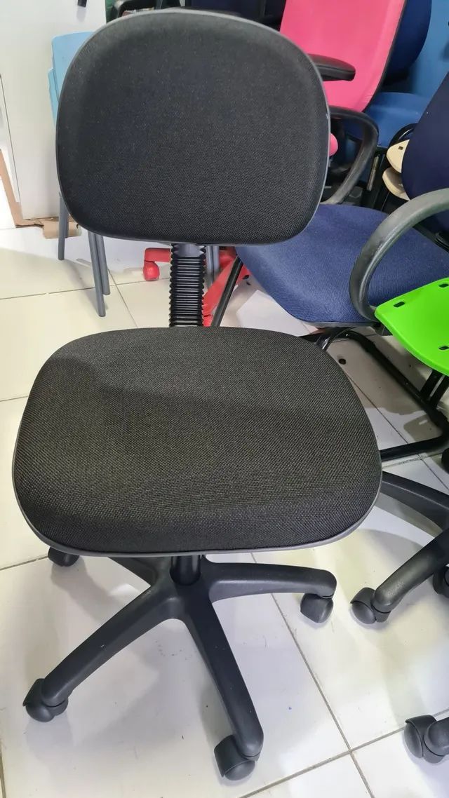 Cadeira giratória escritório injetada 