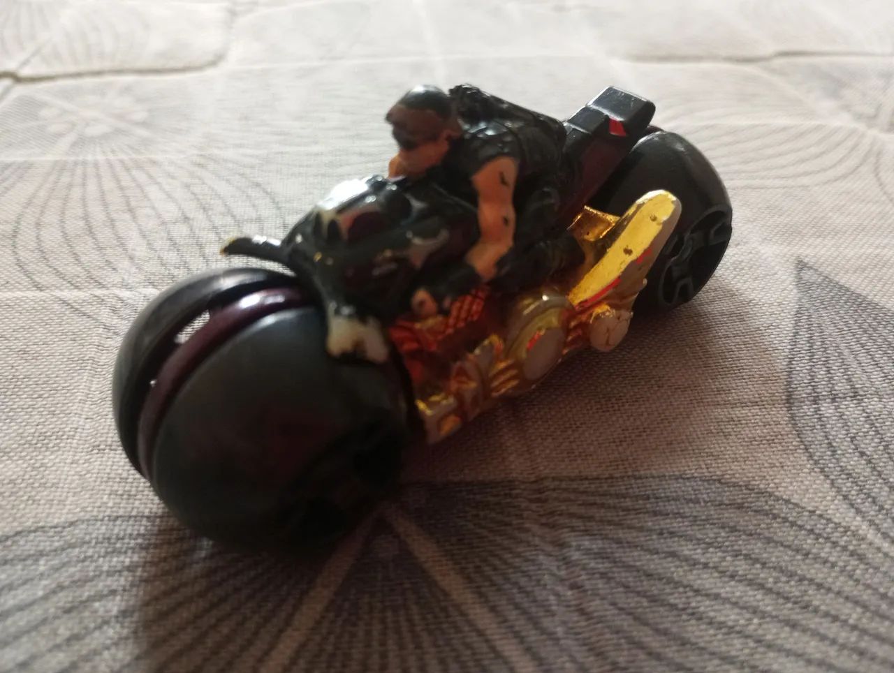 Moto gavião arqueiro Hot Wheels