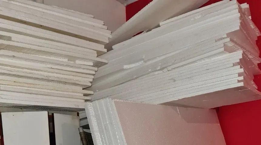 Chapas de Isopor de 1,00m x 0,50m x 0,02m para isolamento de forro (10pçs)