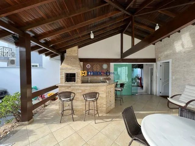Linda casa ampla, mobiliada, 3 dormitórios (1 suíte master), Dom Bosco, Itajaí