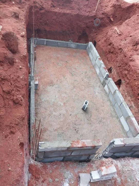 Fundação de concreto para construção