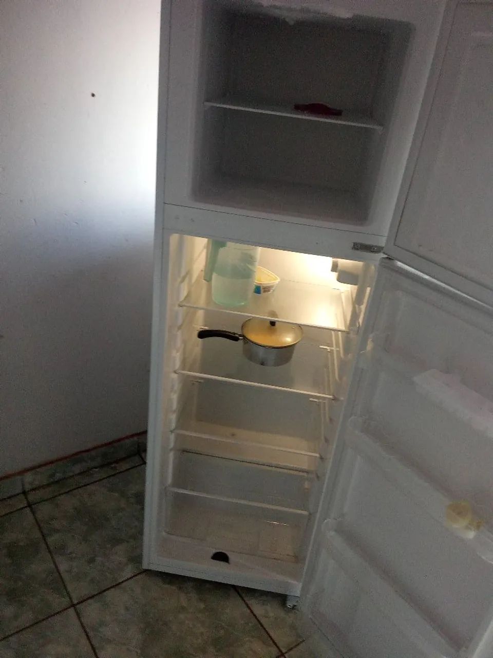 Vende-se Geladeira duplex  - Foto 3