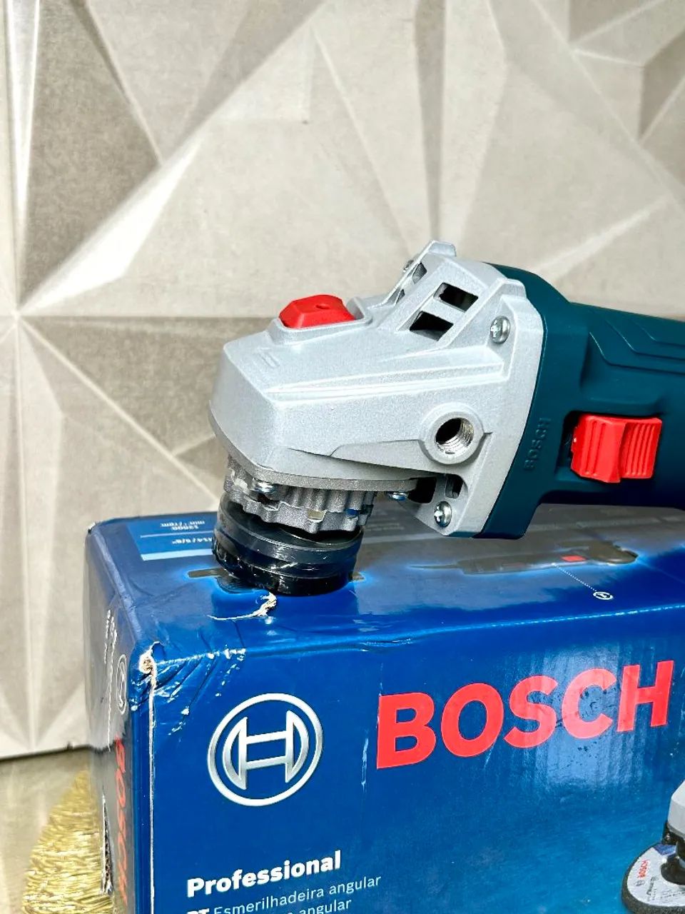 Esmerilhadeira Bosch 710w - Potência, Conforto e Durabilidade - Foto 3
