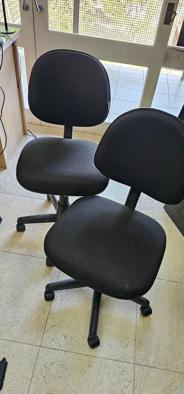 Cadeira escritório com regularem de altura impecável