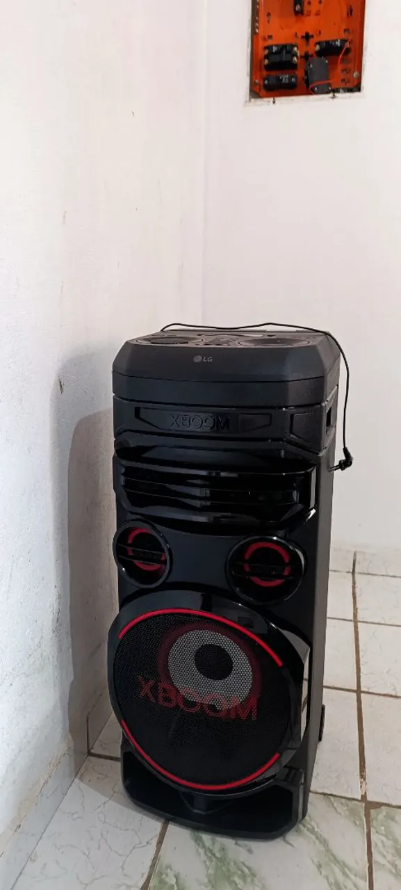 Vendo caixa de som LG 3 meses de uso valor 1000 reais preço final *