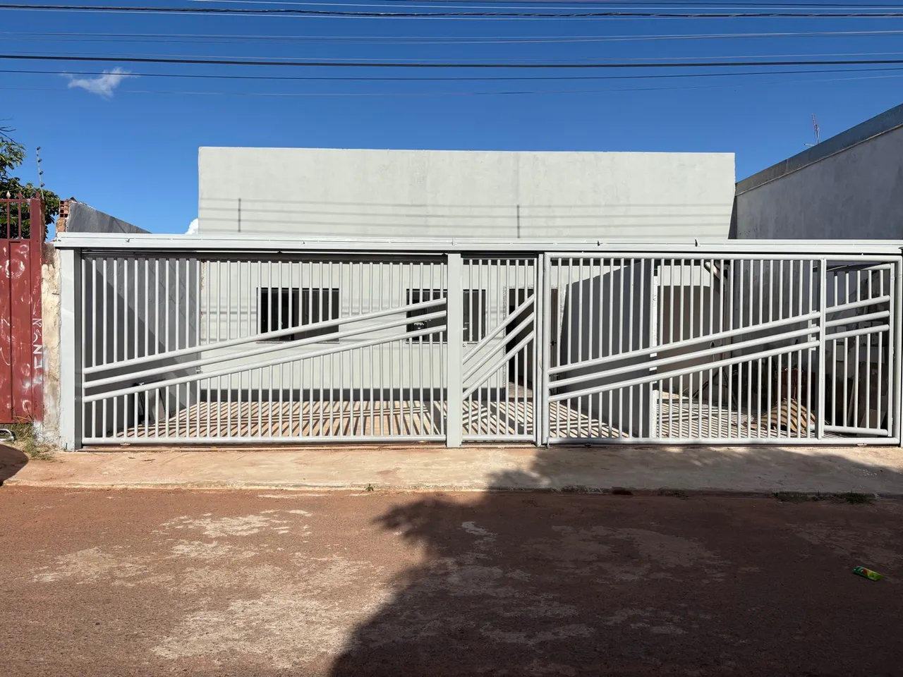 Alugo casa 3 quartos na 9 do setor leste Gama