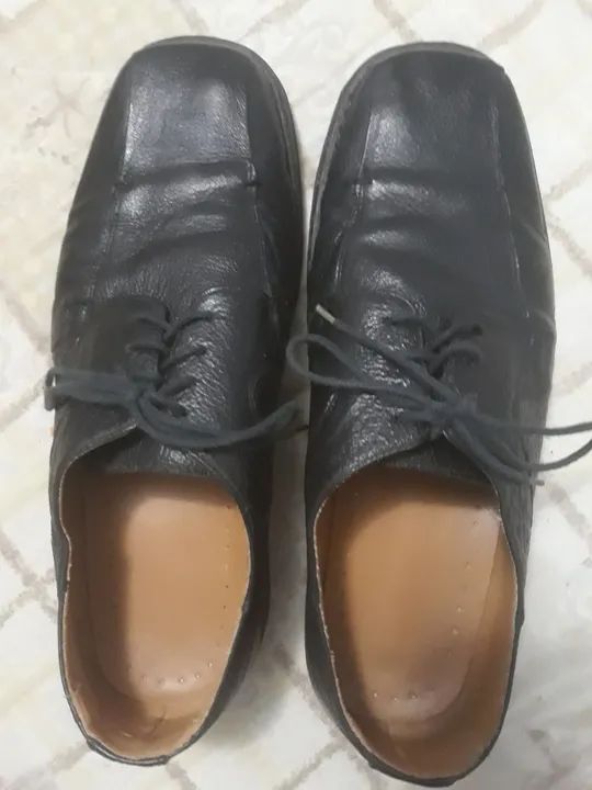 Calçado masculino preto de couro