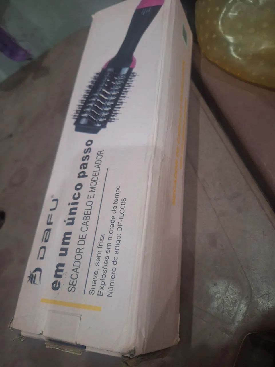 Escova secadora e modeladora de cabelos - Foto 3