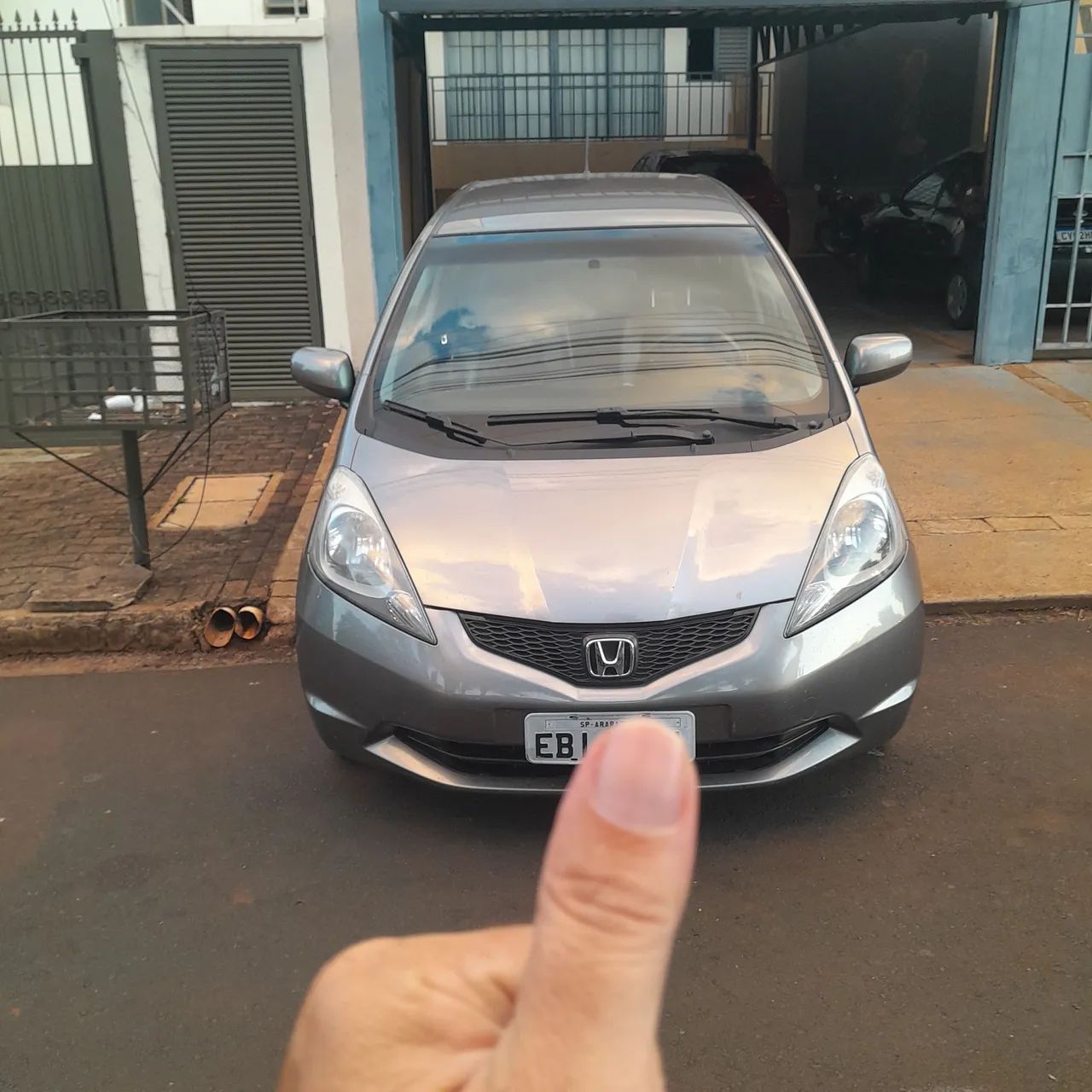 Honda fit. Leia anúncio