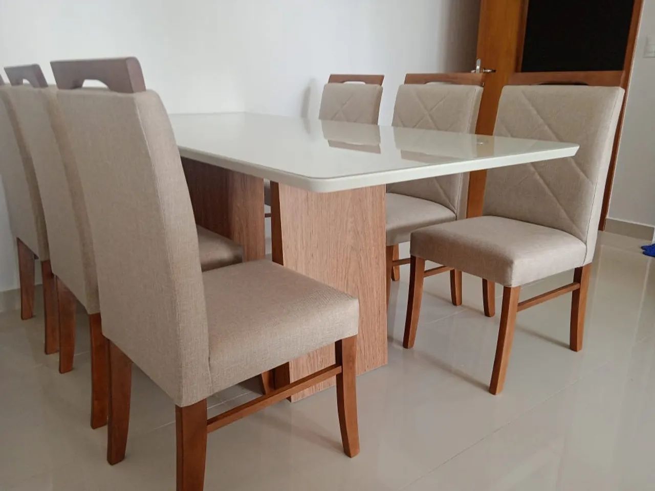 Mesa de Jantar Elegante com 6 Cadeiras madeira 