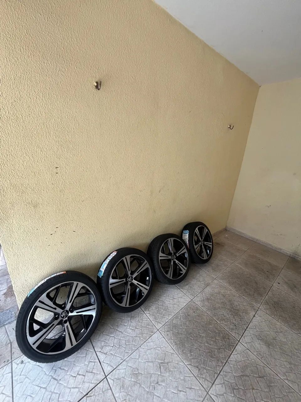 Jogo de Rodas e pneu  215/40r18 - Foto 3