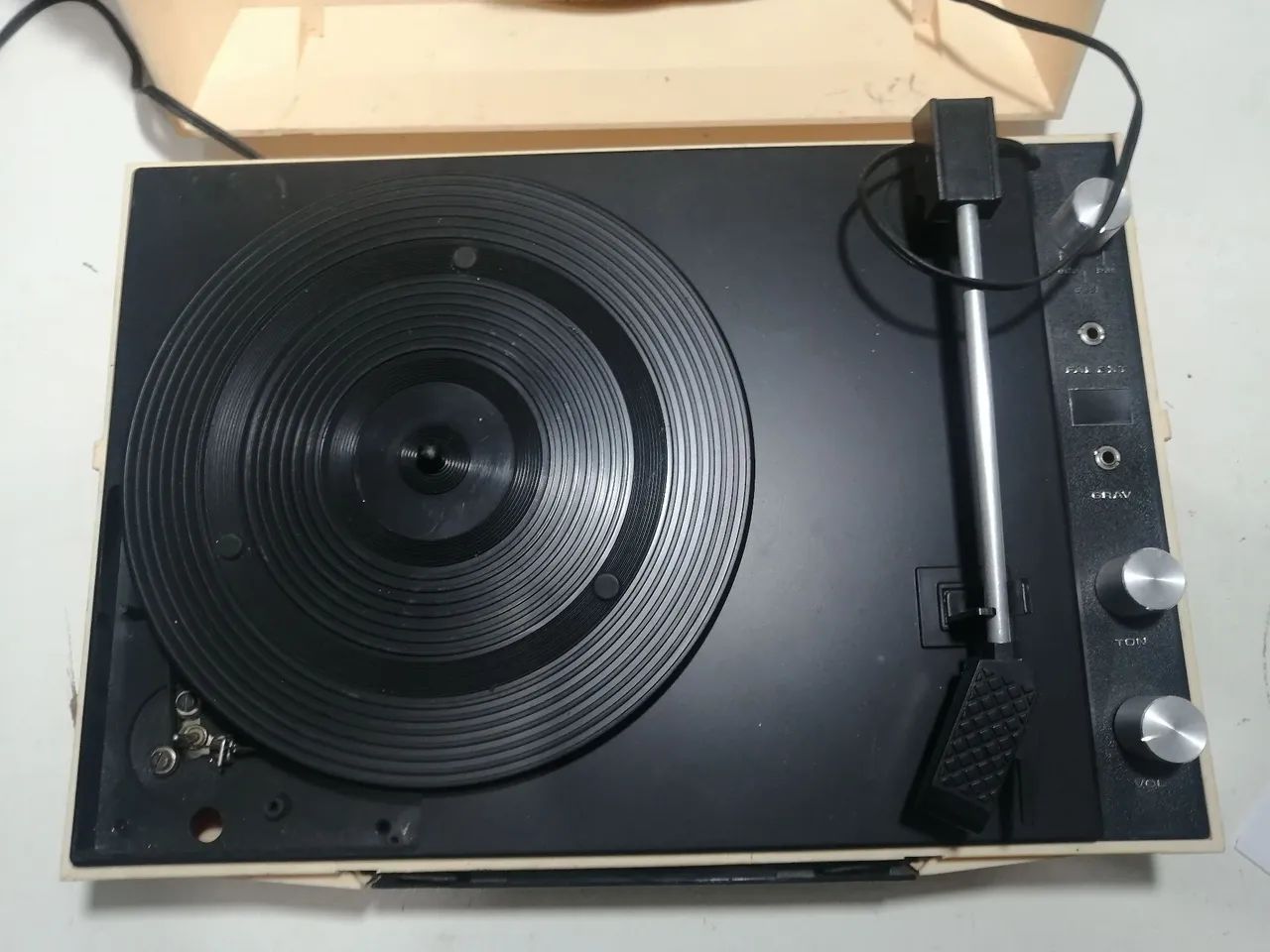 Vitrola toca disco sonata, funciona ok - Foto 2