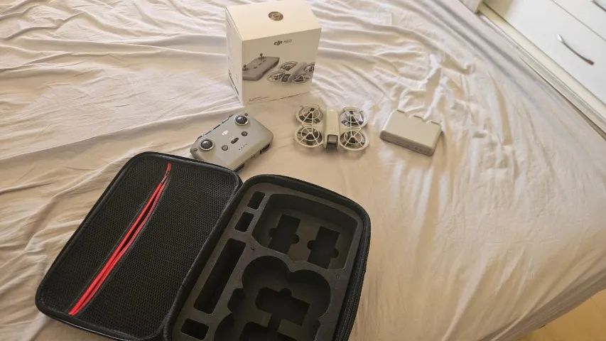 Drone DJI Neo Combo Fly More + case