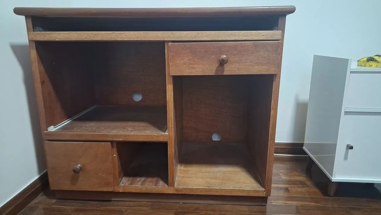 Mesa de escritorio de madeira