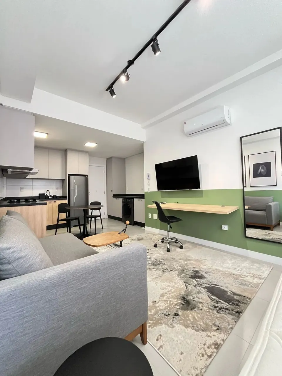 Studio mobiliado á 300m do Beira Mar Shopping ao lado do Pátio Milano