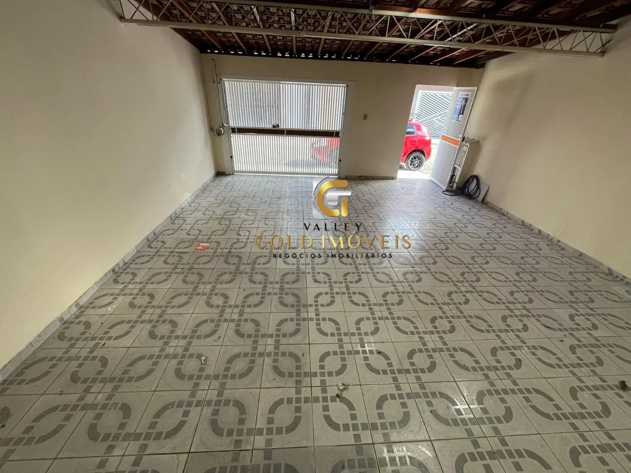 SOBRADO - ZONA LESTE PRÓXIMO AO VISTA VERDE - NOVA FLORIDA - 5 DORMS - COZINHA PLANEJADA -