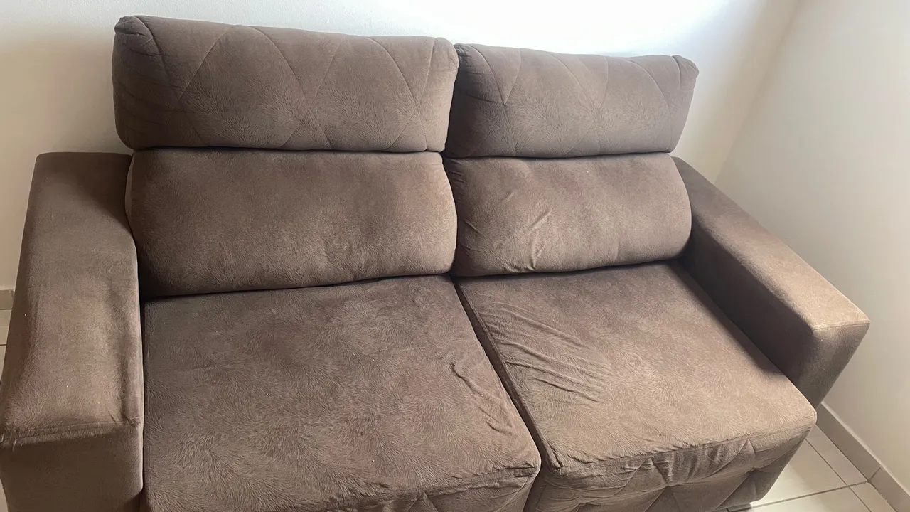 Sofá de 2 lugares com encosto reclinável