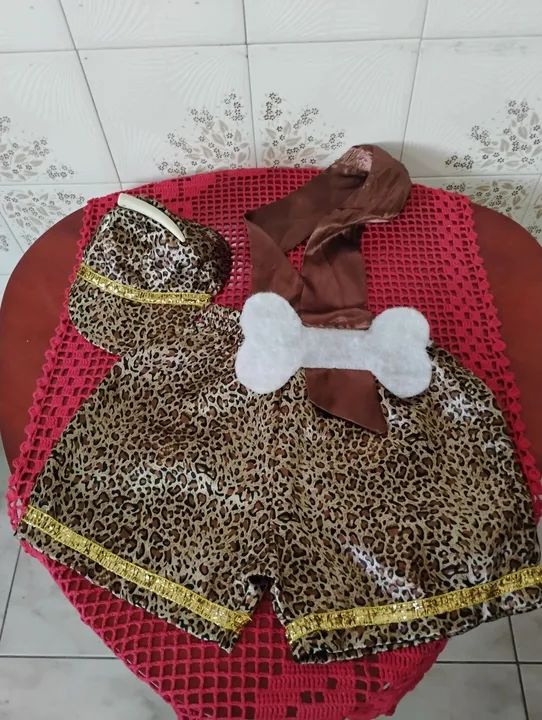 DUAS FANTASIA COM PREÇO DE UMA - Foto 2