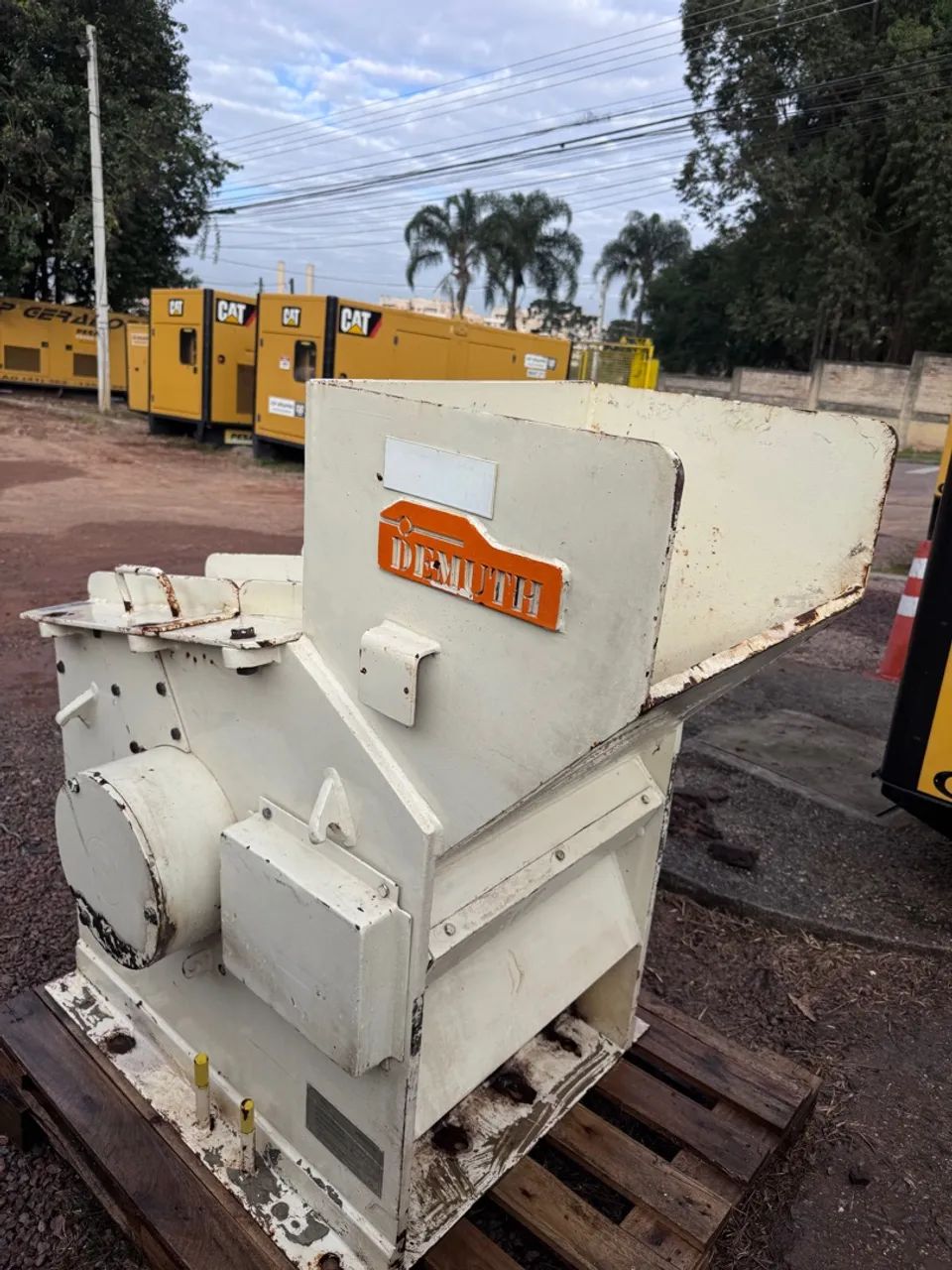 Triturador Industrial DEMUTH 