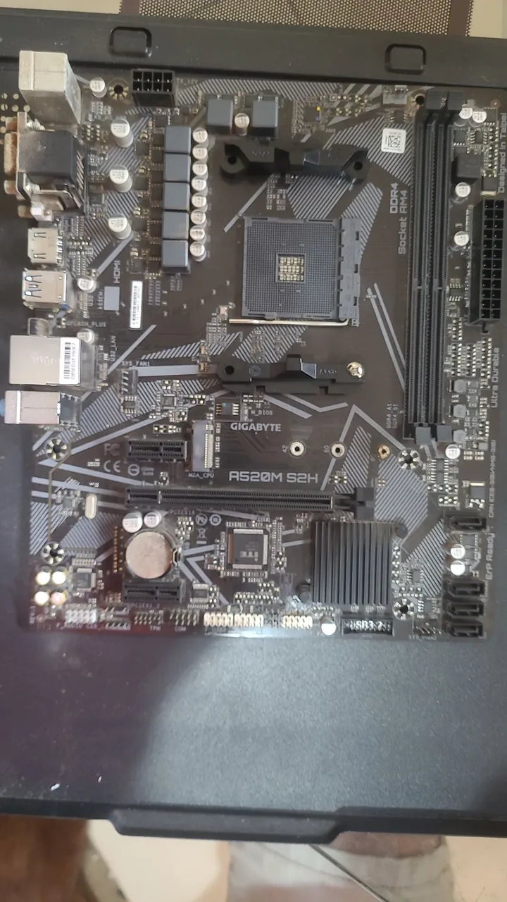 Placa-mãe Gigabyte A520M S2H