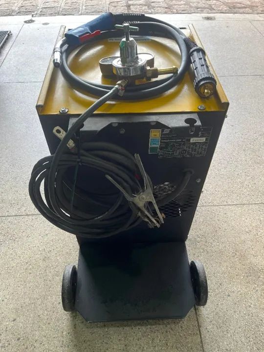 Maquina de Solda Mig Smasheld 250 Esab Trifásica (Usada) - Foto 4