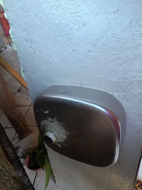 Janela de Ferro com Grade e com os vidros  - Foto 2