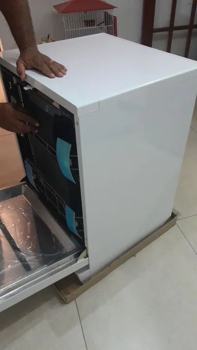 Lava louça Brastemp máquina.