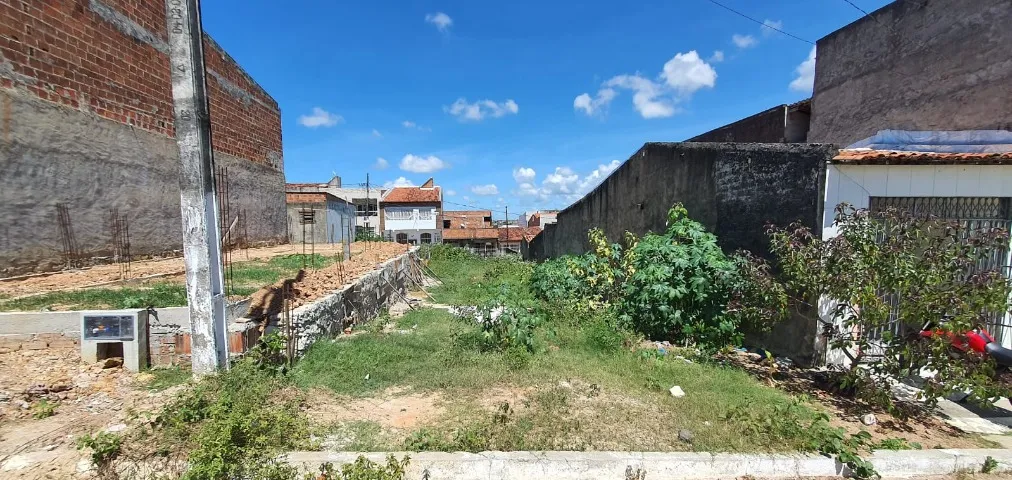 VENDO TERRENO NO LOTEAMENTO IZABEL MARTINS- FRENTE A PRAÇA DO LOTEAMENTO