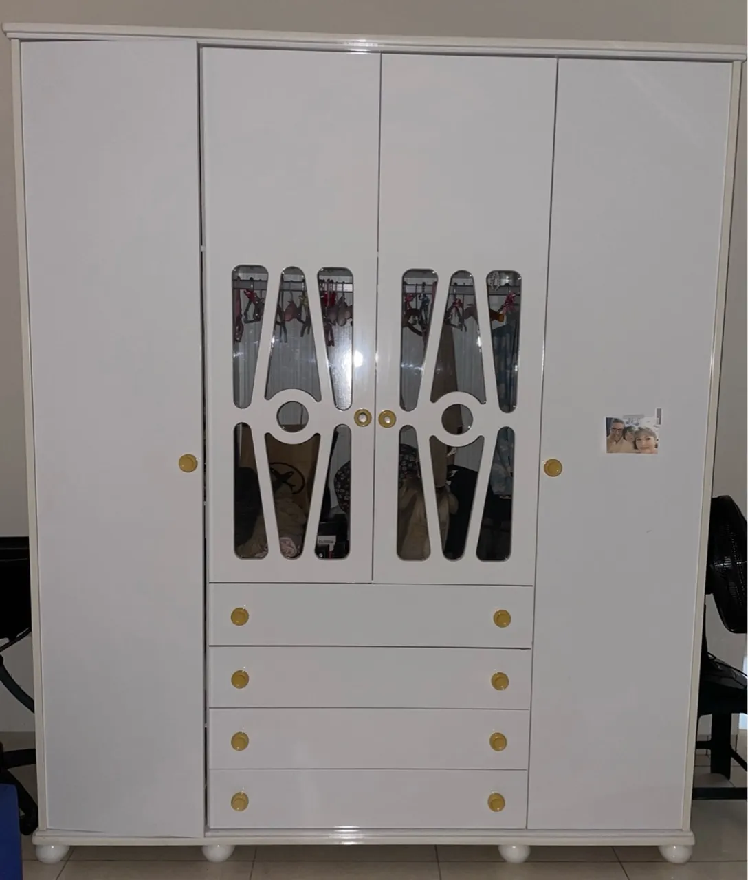 Guarda-roupa infantil 4 portas e 4 gavetas