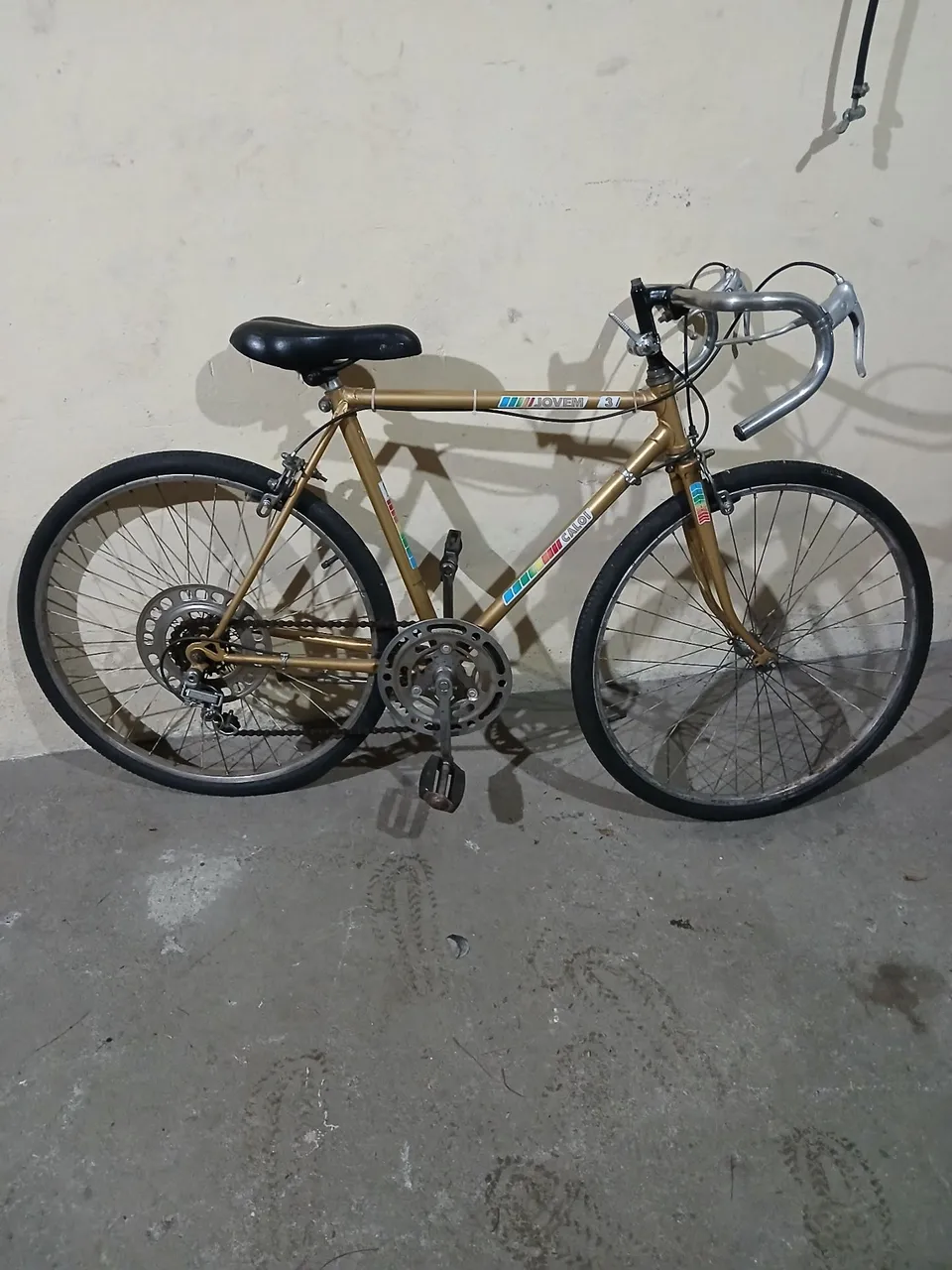Bicicleta Caloi Jovem aro 24 ano 1981 (somente retirada)