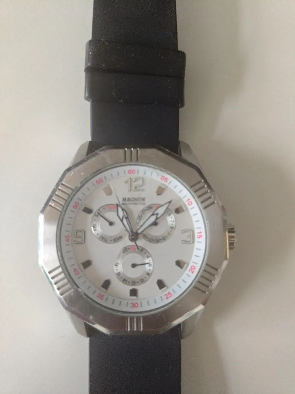 Relógio Magnum 