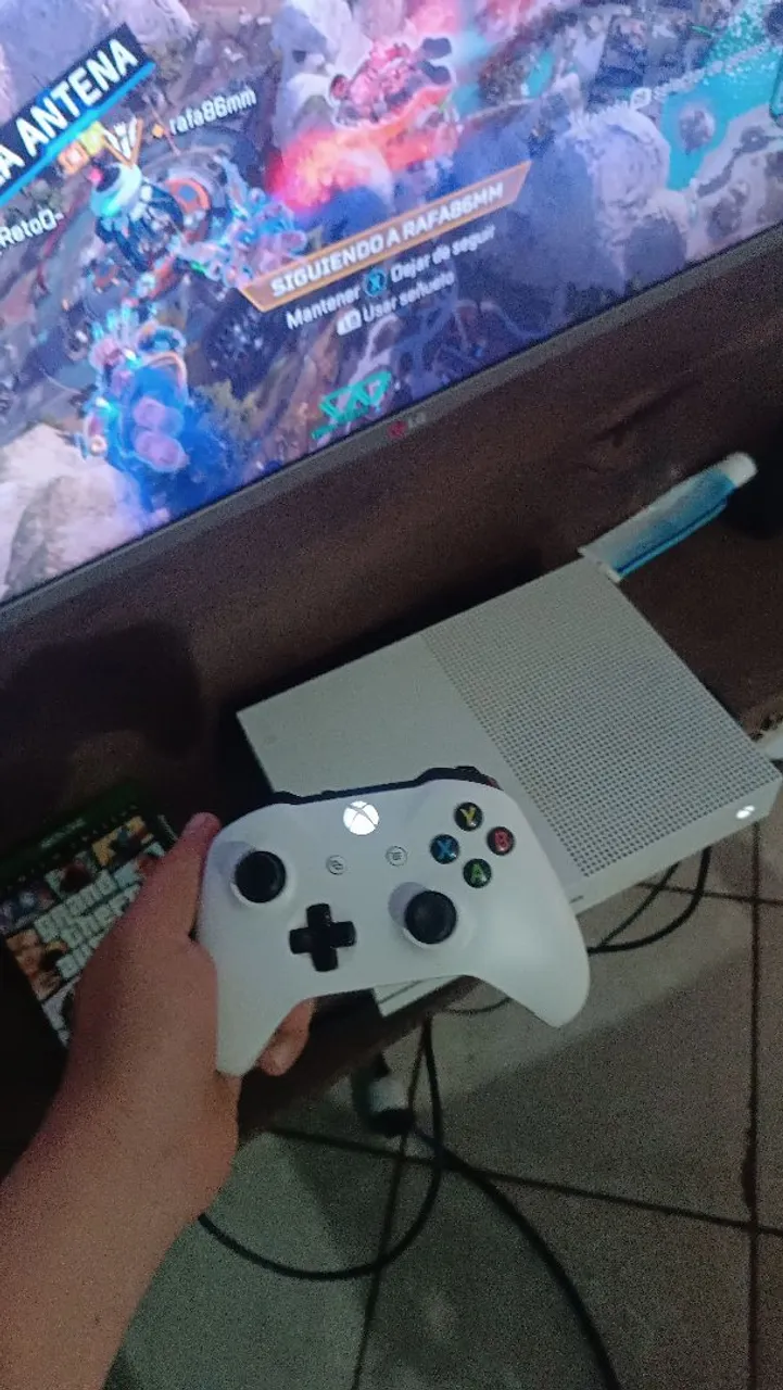 Xbox One S com Controle e Jogo