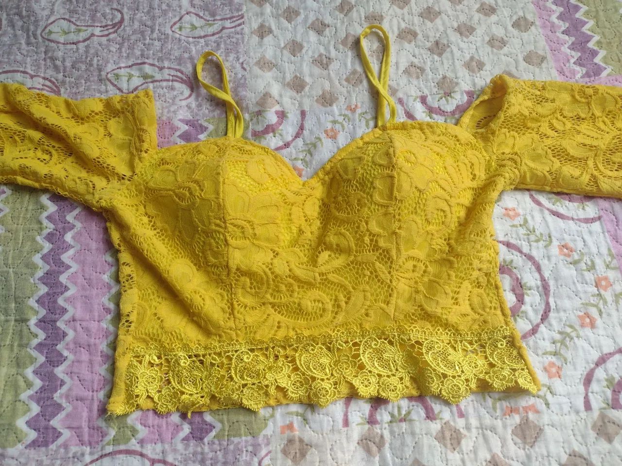 Cropped de renda amarela - Foto 2