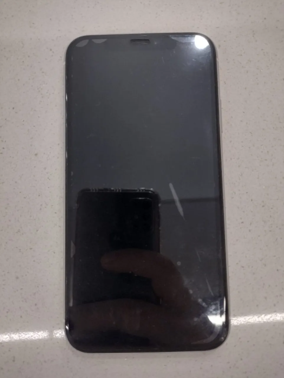 Vendo Iphone XR, 64 GB, 79% de bateria, leve trinco na tela, funcionando perfeitamente.