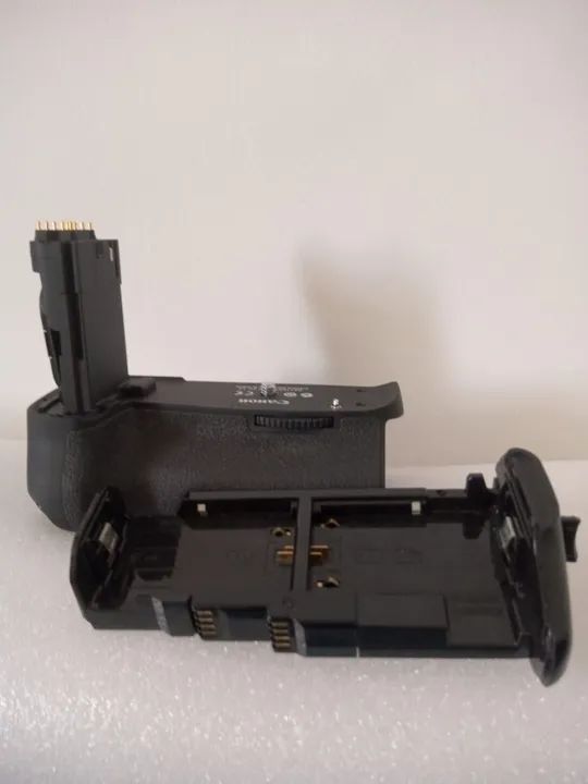 Canon Battery Grip Bg-E9 Câmera Dslr 60D - Foto 3