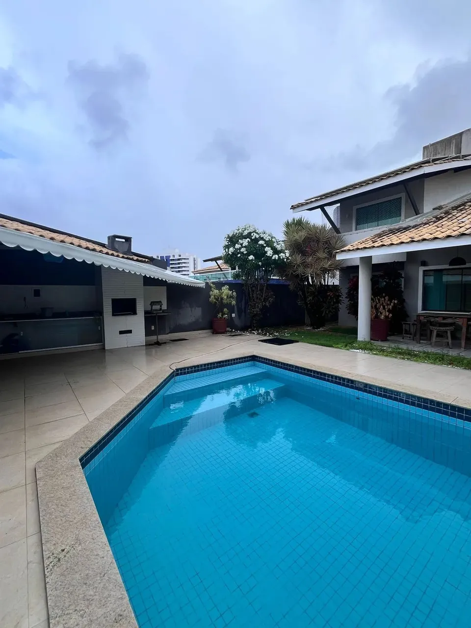 Casa para locação com piscina