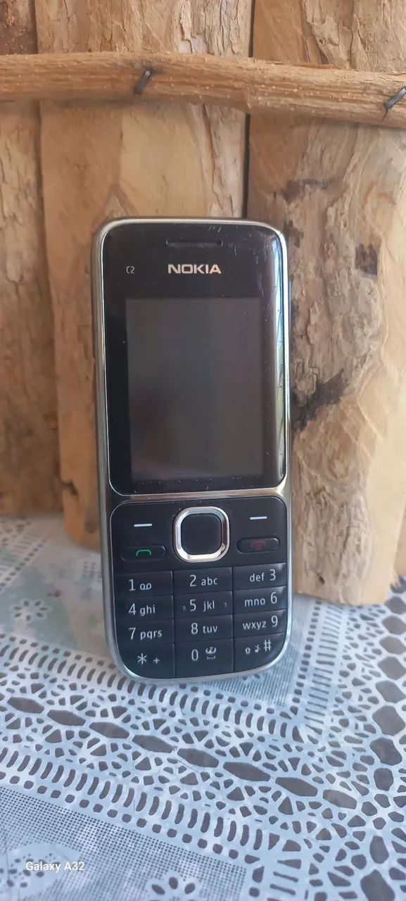 Celular Nokia C2 em ótimo estado.