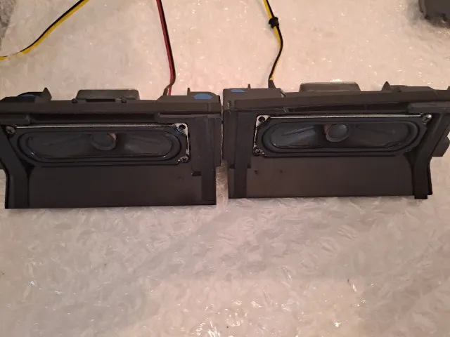 Par Autofalantes Tv Samsung Un32j4290ag (Usado)