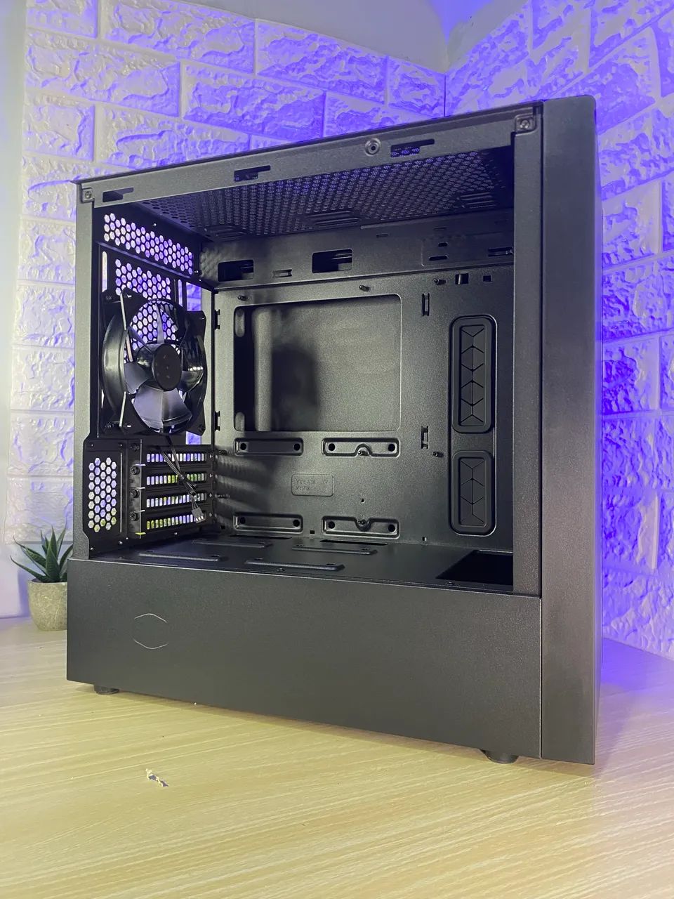 Vende-se Gabinete da Cooler Master Masterbox NR400 - Foto 4