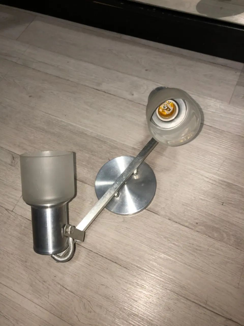 Luminária em trilho de aço - Foto 4