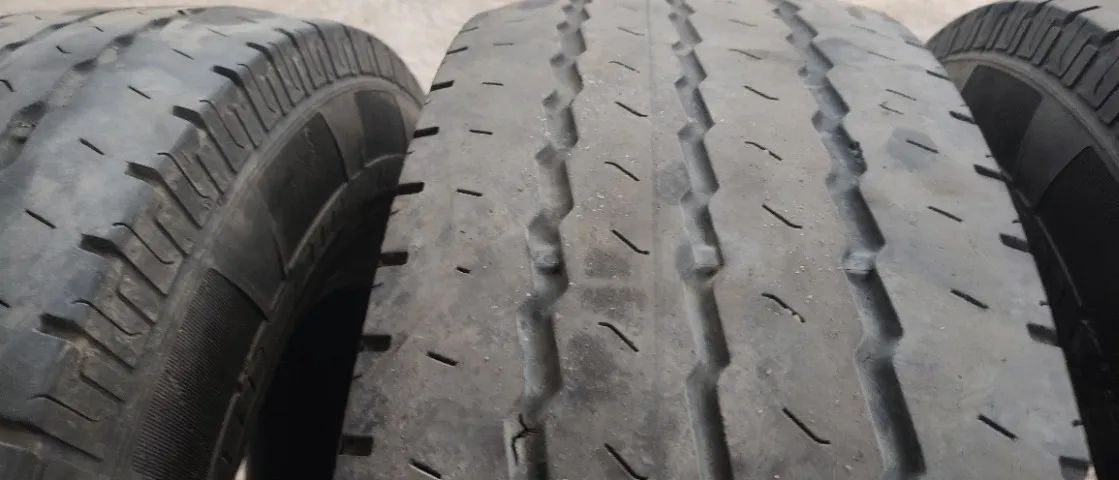 Pneu 225 75 R16 c continental  - Foto 4