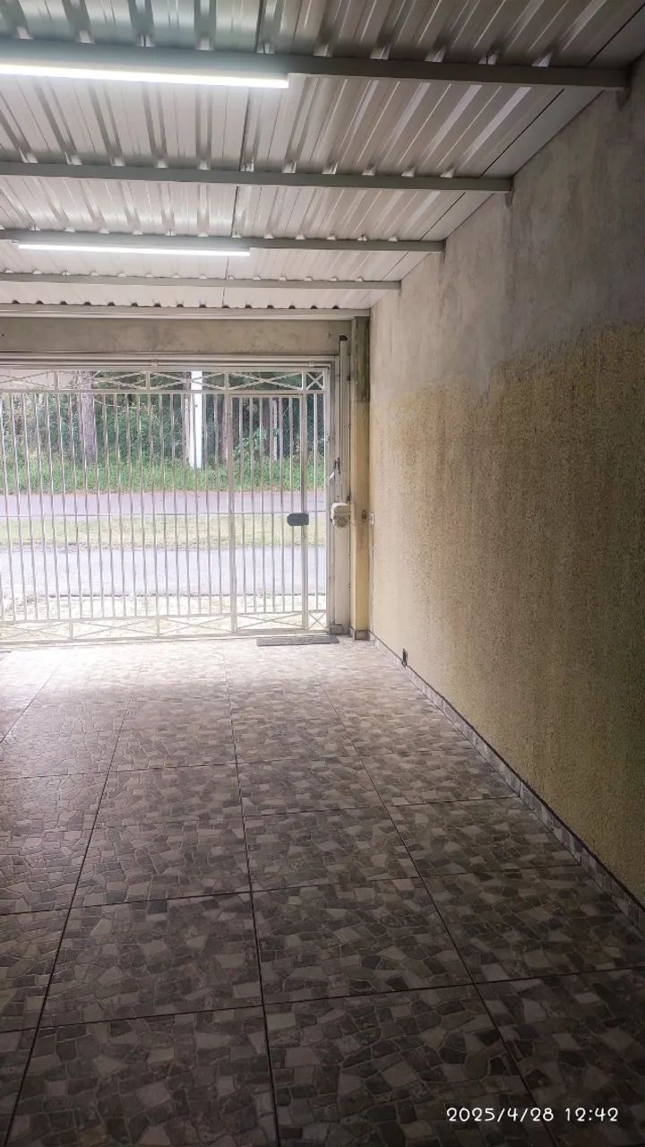 ? Casa ampla com 2 quartos, churrasqueira e móveis planejados - Umbará, Curitiba - PR - Foto 3