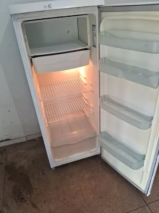 Geladeira Electrolux                                    faço entrega 